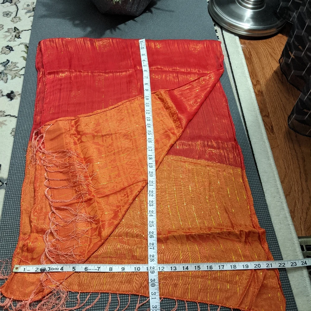 BUNDLE OF 🌹4 Scarves 🌹 - Picture 3 of 6